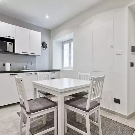 Aurora Apartment *